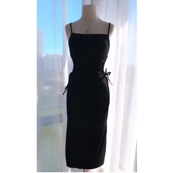 Cut-out Adjustable Waist Maxi Dress - Picture 4 of 5